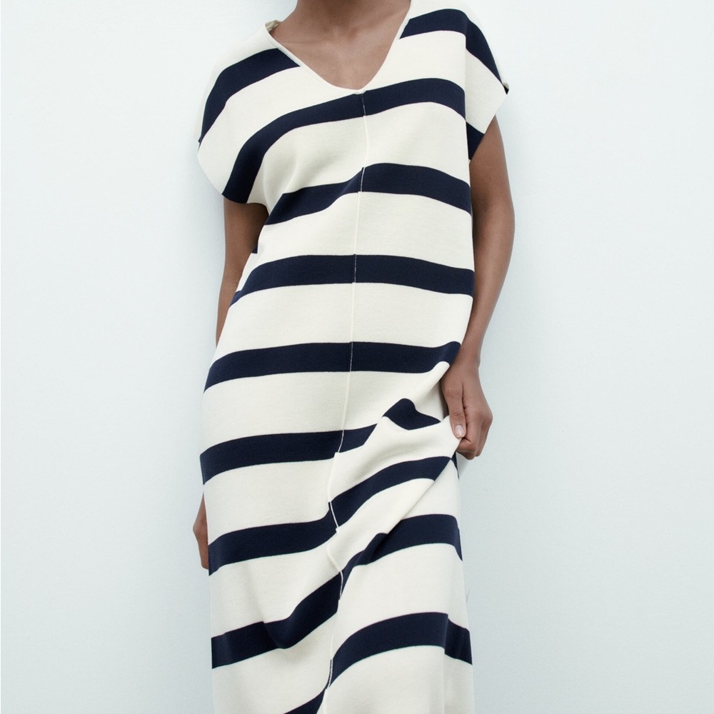 Size Small Zara striped midi/maxi dress. With string to tie or take off